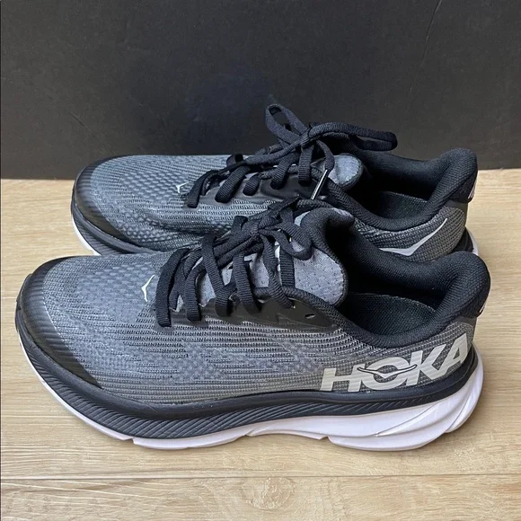 HOKA Kids' Grade School Clifton 9 Running Shoes, SIZE 3 1/2 - Picture 5 of 10